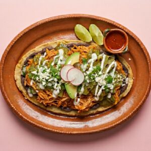 Huarache de Cochinita