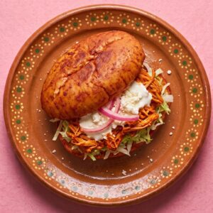 Pambazo de Cochinita
