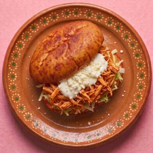 Pambazo de Tinga de Pollo