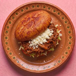 Pambazo de Tinga de Res